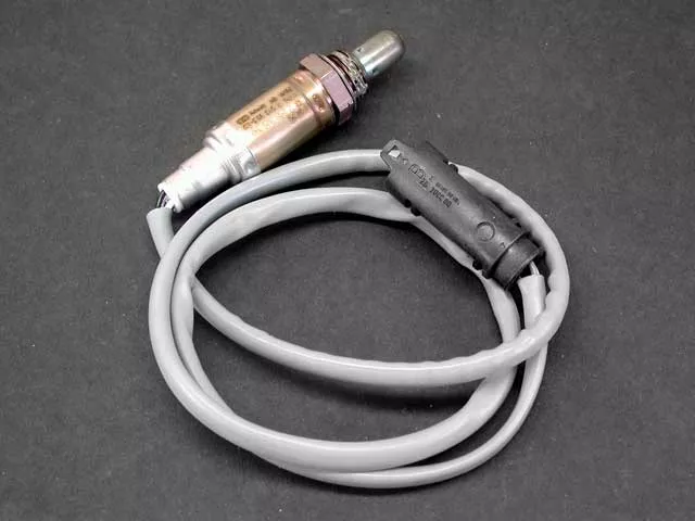 BMW Oxygen Sensor | 2003-2006 11787513963