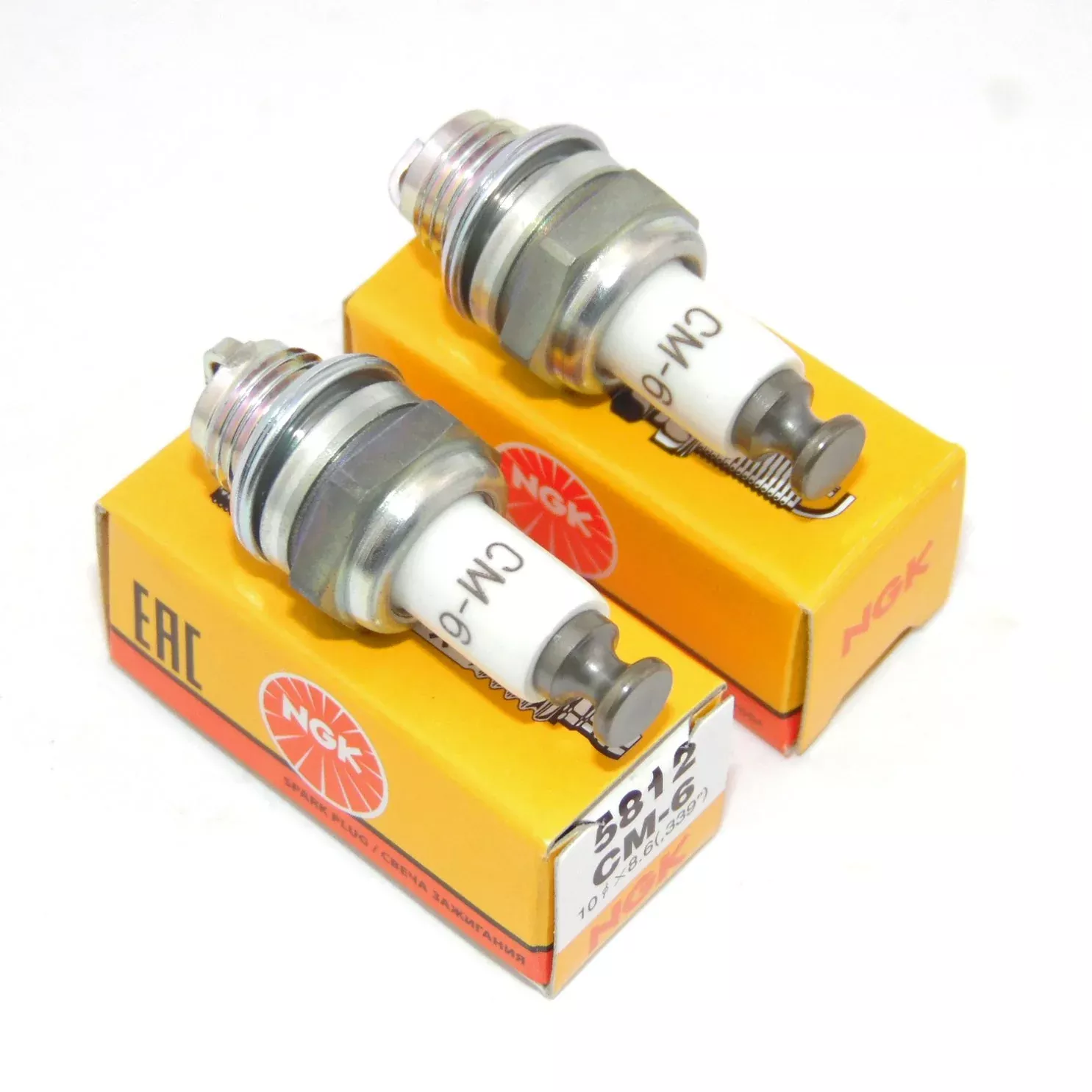 NGK CM6 Spark Plugs (2 Pack) - High Performance, Reliable Ignition for Enhanced Engine Efficiency
