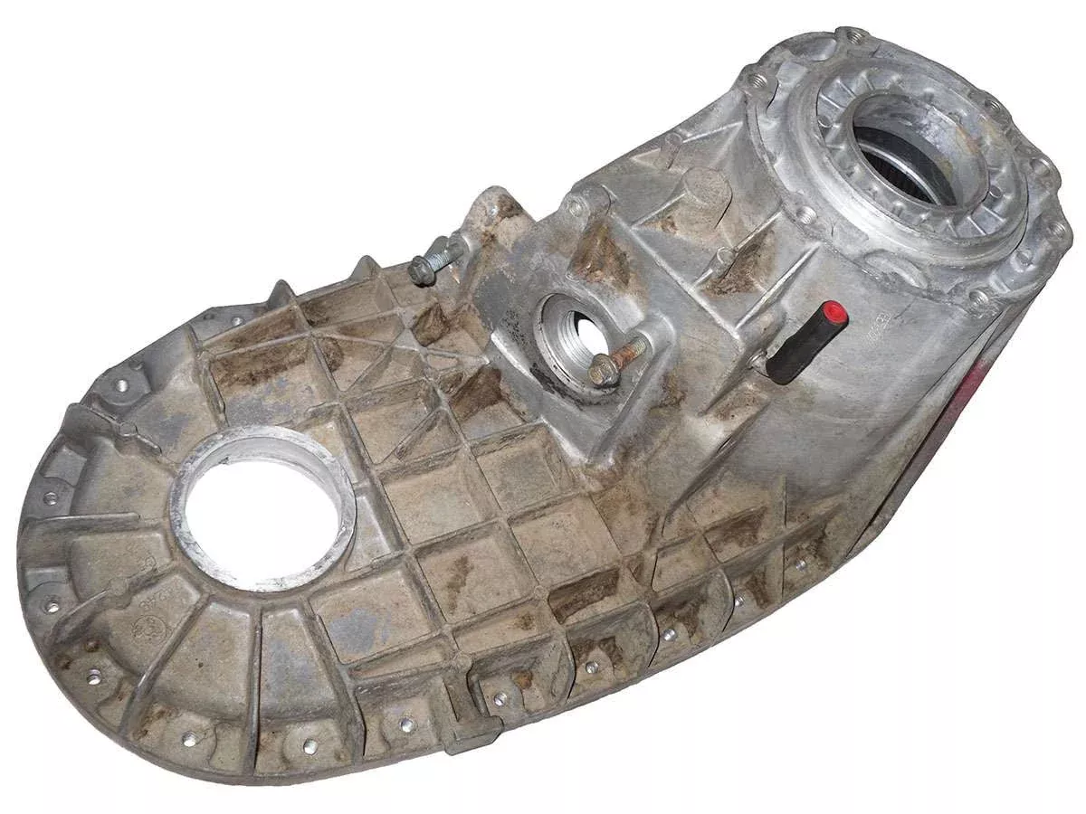 QU20188U Used 1999-2007 Ford NV273F Transfer Case Front Case Half